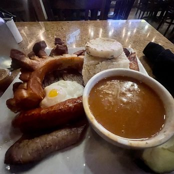 Los Antojos Restaurant - Bandeja Paisa - Colombian Near Me - Miami, Florida