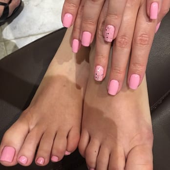 Luxury Nails Spa - Nails by Tina - Nail Salons Near Me - Vienna, Virginia