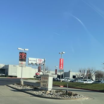Dublin Toyota - Car Dealers Near Me - Dublin, California
