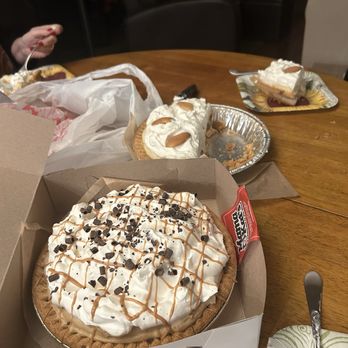 Mama Kat's - Chocolate peanut butter cream and banana cream pie - American Near Me - San Marcos, California