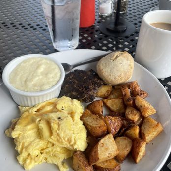 THE DAILY RATION Chattanooga, TN - Updated November 2024 - 358 Photos ...