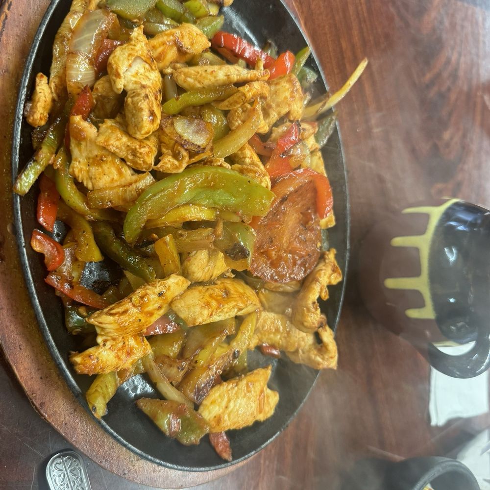 Sin Chile No Hay Paraiso - Chicken fajitas - Mexican Near Me - Montebello, California Sin Chile No Hay Paraiso - Chicken fajitas - Mexican Near Me - Montebello, California