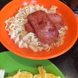 Luncheon meat instant noodles