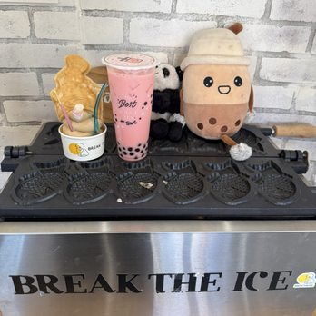 Break the Ice - vietnamese coffee taiyaki ice cream (left), strawberry milk tea (right) - Ice Cream & Frozen Yogurt Near Me - Riverside, California