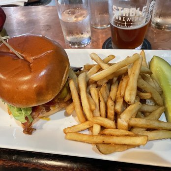 Ganly's Pub & Restaurant - Chicken sandwich - Irish Near Me - Sinking Spring, Pennsylvania