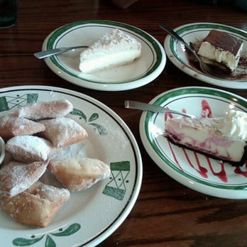 Olive Garden Italian Restaurant - 4 desserts - Italian Near Me - Calgary, Alberta Olive Garden Italian Restaurant - 4 desserts - Italian Near Me - Calgary, Alberta