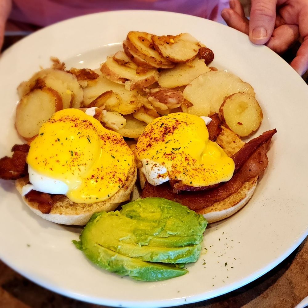 Henhouse Cafe - Cali Benedict - American Near Me - Mesa, Arizona