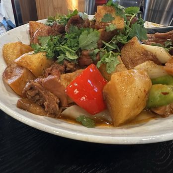 One Piece Lamian - Spicy Big Plate Chicken Over Flat Noodles / 大盘鸡宽面 - Chinese Near Me - Fremont, California One Piece Lamian - Spicy Big Plate Chicken Over Flat Noodles / 大盘鸡宽面 - Chinese Near Me - Fremont, California