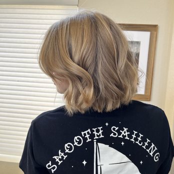 Salon Divina - Short bob haircut by Melissa - Hair Salons Near Me - Chino, California Salon Divina - Short bob haircut by Melissa - Hair Salons Near Me - Chino, California