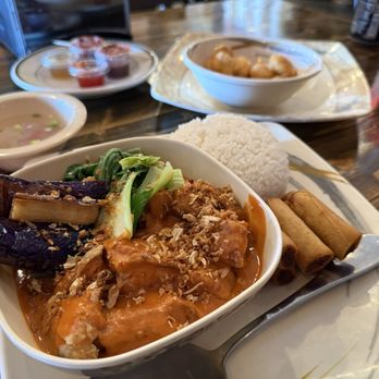 Nogakes Kitchen - Crispy Pork Belly Kare Kare w/Rice (add pork lumpia) - Food Trucks Near Me - Las Vegas, Nevada Nogakes Kitchen - Crispy Pork Belly Kare Kare w/Rice (add pork lumpia) - Food Trucks Near Me - Las Vegas, Nevada