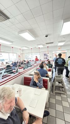 In-N-Out Burger by null