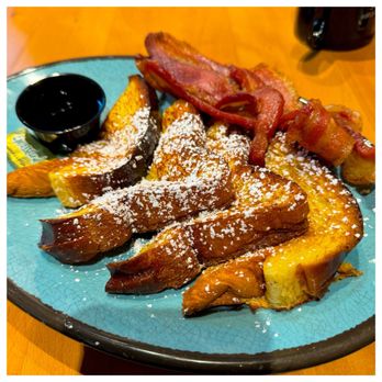 Dime Store - French toast and bacon - Breakfast & Brunch Near Me - Detroit, Michigan Dime Store - French toast and bacon - Breakfast & Brunch Near Me - Detroit, Michigan
