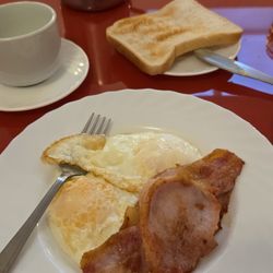 Bluedaws Private Hotel - Lovely breakfast at Bluedaws included with my stay.