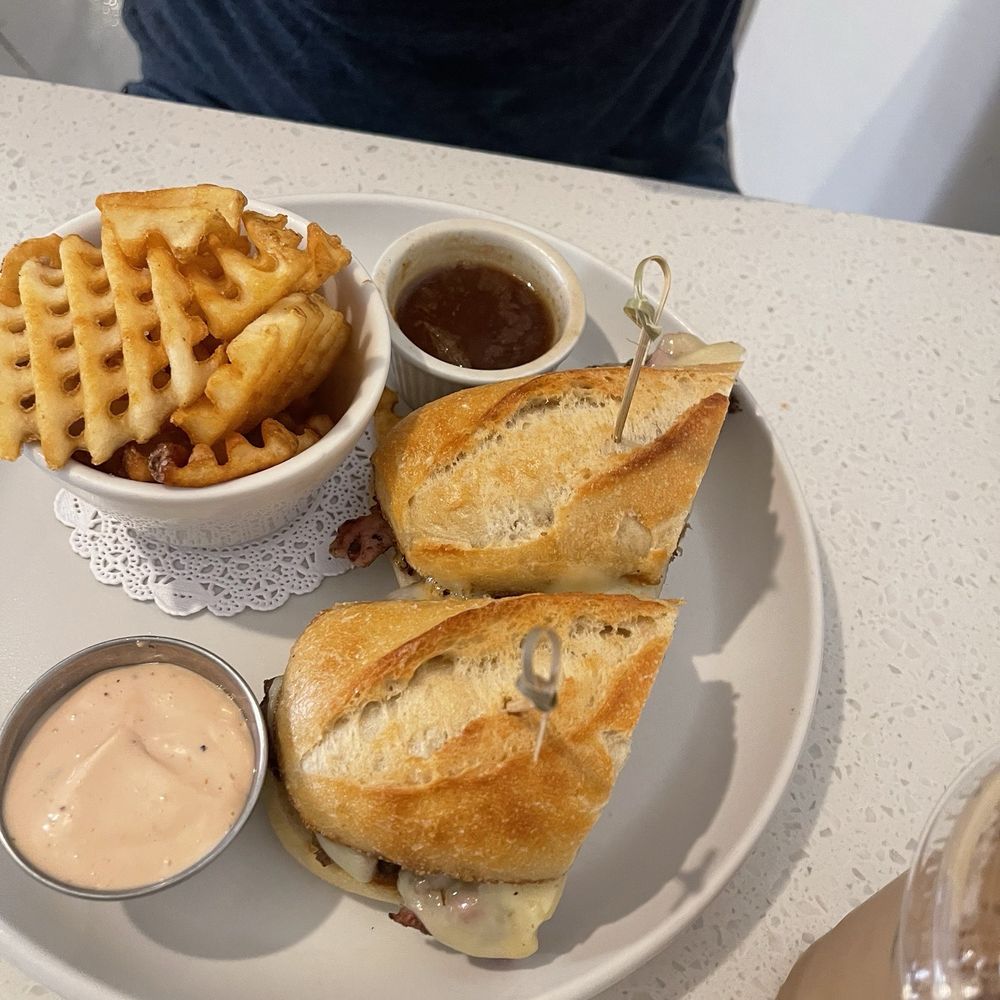 Le Buzz Caffe - Coffee & Tea Near Me - Tucson, Arizona