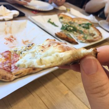 786 Degrees - Thickness of the crust - Pizza Near Me - Los Angeles, California