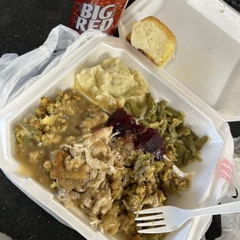 Everybody Loves Raymonds - Destroying this bird right now - Tacos Near Me - San Antonio, Texas