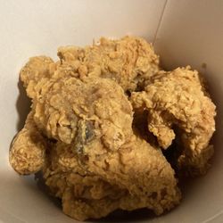 Jollibee - 6-piece bucket, Chickenjoy