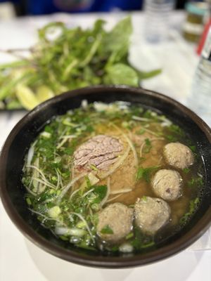 Pho Huong Lan by null