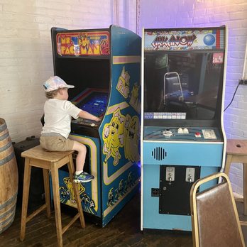 Buttonwoods Brewery - Vintage arcade cabinets - Breweries Near Me - Providence, Rhode Island