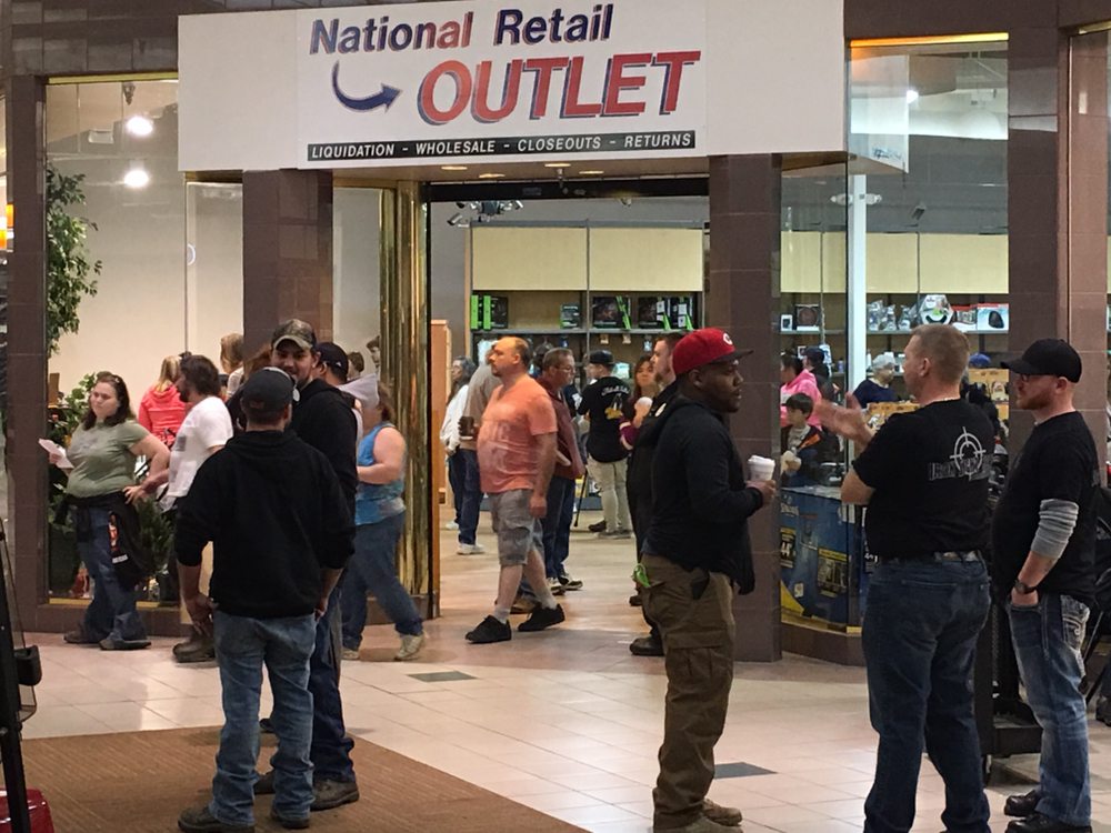 NATIONAL RETAIL OUTLET Updated October 2024 10 Photos 3315 N
