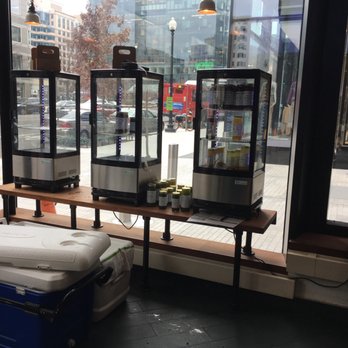 Fruitive - Healthy Food & Smoothies - Empty juice on a Saturday morning - Juice Bars & Smoothies Near Me - Washington, DC, District of Columbia