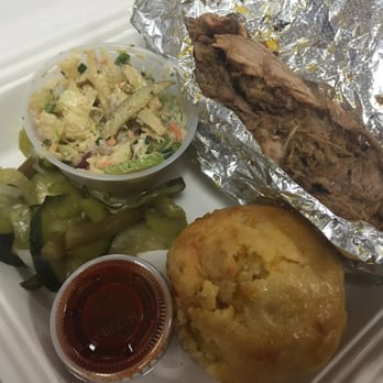 Blackwood BBQ - Pulled pork platter with cole slaw and a corn bread muffin. - Barbeque Near Me - Chicago, Illinois