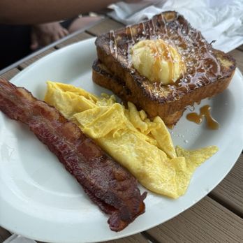 Eggs Up Grill - Creme Brulee French Toast - Breakfast & Brunch Near Me - Richmond, Virginia Eggs Up Grill - Creme Brulee French Toast - Breakfast & Brunch Near Me - Richmond, Virginia