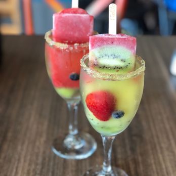 Bistro Cafe - Realeza Mimosas. Strawberry and strawberry kiwi - Breakfast & Brunch Near Me - Miami, Florida Bistro Cafe - Realeza Mimosas. Strawberry and strawberry kiwi - Breakfast & Brunch Near Me - Miami, Florida