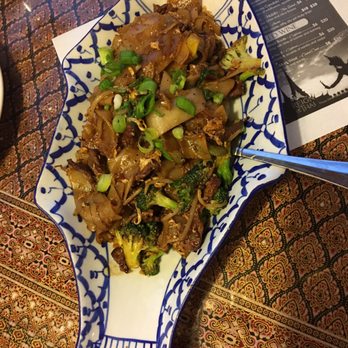 Reign of Thai - Beef Pad See Yew - Thai Near Me - Phoenix, Arizona Reign of Thai - Beef Pad See Yew - Thai Near Me - Phoenix, Arizona