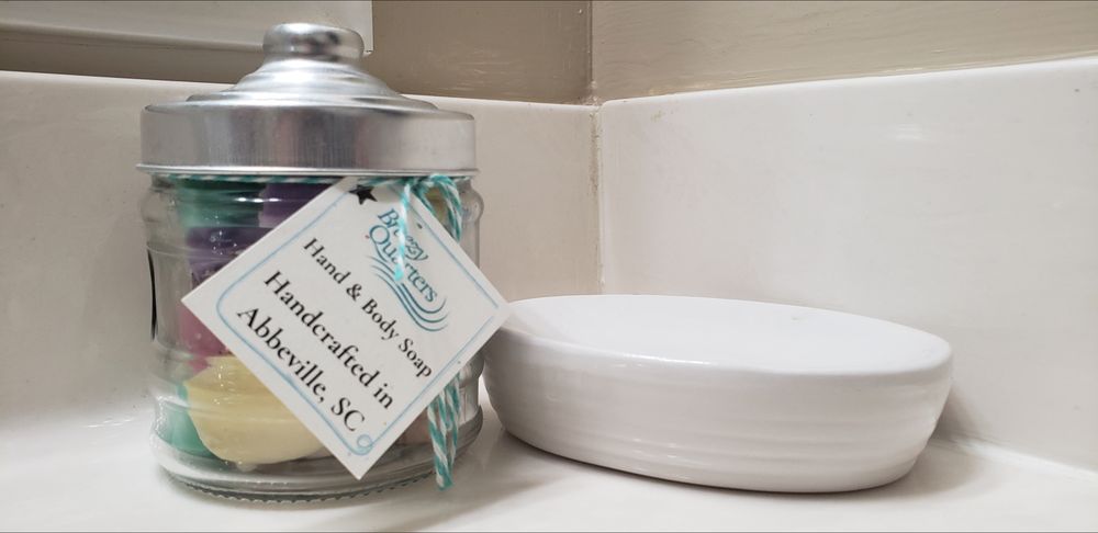 Breezy Quarters Logo