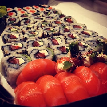 Fujisan - Combinado de 40 piezas. Viene con wasabi, rabanito picante y salsa de soja en sachet (delivery). - Japanese Near Me - Buenos Aires, C Fujisan - Combinado de 40 piezas. Viene con wasabi, rabanito picante y salsa de soja en sachet (delivery). - Japanese Near Me - Buenos Aires, C