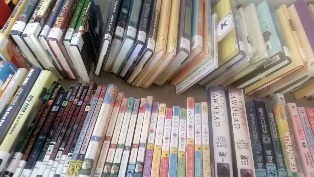 Friends Bookstore Logo