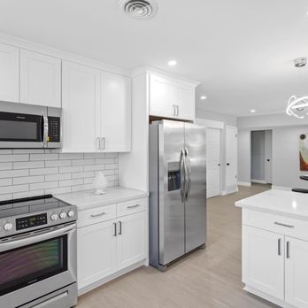 D&A Leyva's Construction - a kitchen with stainless steel appliances - General Contractors Near Me - Roseville, California D&A Leyva's Construction - a kitchen with stainless steel appliances - General Contractors Near Me - Roseville, California