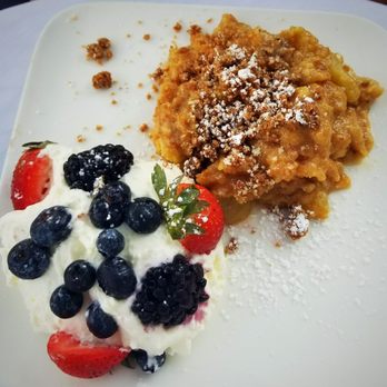 Farm Country Kitchen - Apple cobbler - American Near Me - Riverhead, New York