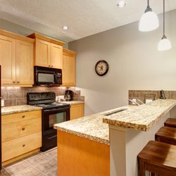 Sooke Harbour Resort & Marina - Suite fully-equipped kitchen