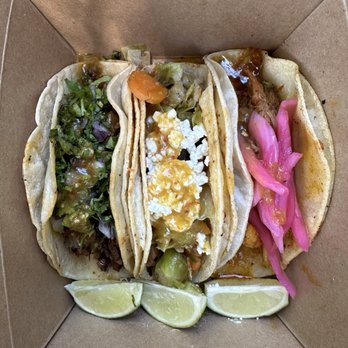 Xochi - Encebollados, cochinita pibil, bruselas - IG @bougiefoodieboi - Food Trucks Near Me - Issaquah, Washington Xochi - Encebollados, cochinita pibil, bruselas - IG @bougiefoodieboi - Food Trucks Near Me - Issaquah, Washington