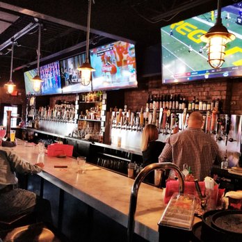 Croxley's - Sports Bars Near Me - Farmingdale, New York