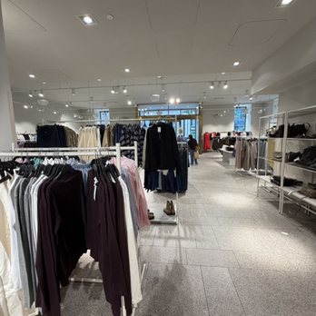 H&M - Men's Clothing Near Me - Boston, Massachusetts H&M - Men's Clothing Near Me - Boston, Massachusetts