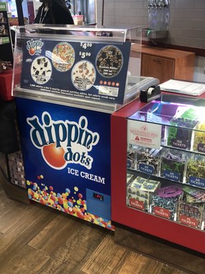 Chuck E. Cheese by null