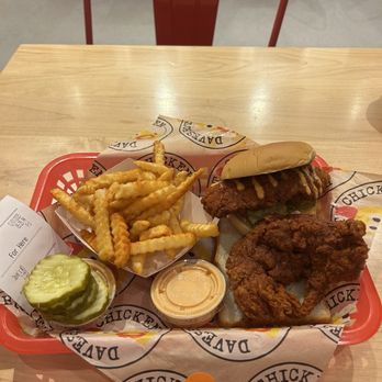 Dave's Hot Chicken - Chicken Shop Near Me - Orland Park, Illinois Dave's Hot Chicken - Chicken Shop Near Me - Orland Park, Illinois