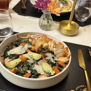 Solera - Kale salad with chicken - New American Near Me - Seal Beach, California Solera - Kale salad with chicken - New American Near Me - Seal Beach, California