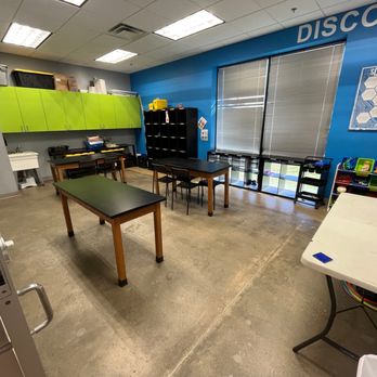 IDEA Lab Kids - Central Austin - Science Room - Summer Camps Near Me - Austin, Texas