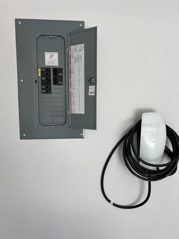 Slide of Thunder Coast Electricians