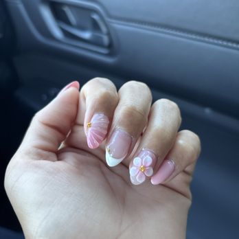 Queenie Nail & Spa - Nails - Nail Salons Near Me - Seattle, Washington Queenie Nail & Spa - Nails - Nail Salons Near Me - Seattle, Washington
