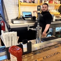 Boston Bruins Bar - Bartender/server