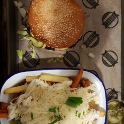 RibHaus - Haus burger och money fries.