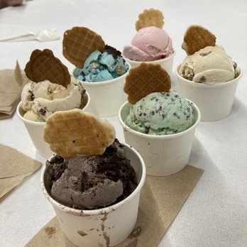 The Milk House - 6 flavor ice cream flight ($~10) - Farms Near Me - Greenville, Illinois The Milk House - 6 flavor ice cream flight ($~10) - Farms Near Me - Greenville, Illinois