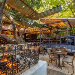 Bacari Silverlake - Outdoor Dining