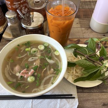 We Love Pho 2 - Pho Rare Beef with a Thai tea! - Vietnamese Near Me - Long Beach, California