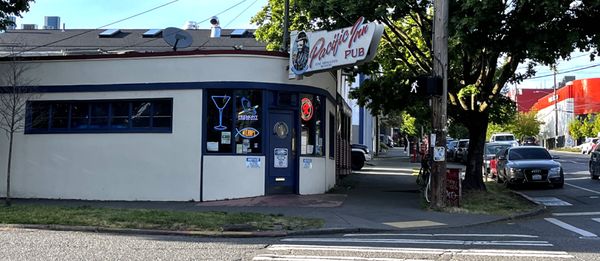 Pacific Inn Pub by null